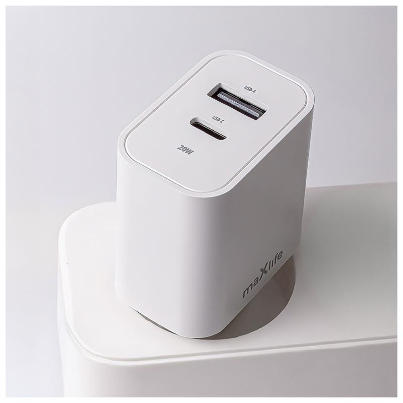 Maxlife MXTC-06-20AC Fast Travel Charger with Dual USB A & USB C Output 20W & USB C to Lightning Cable 1m White