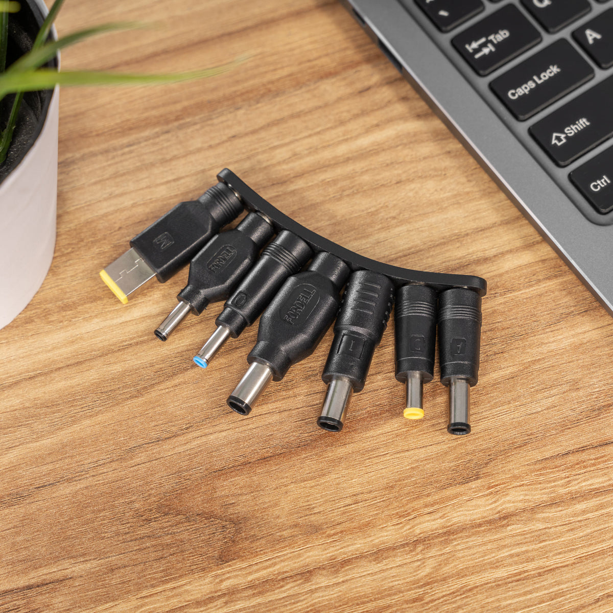 Universal φορτιστής laptop USB-C 45W για Dell/HP/Lenovo/Sony/Samsung με αποσπώμενο καλώδio Kruger&Matz